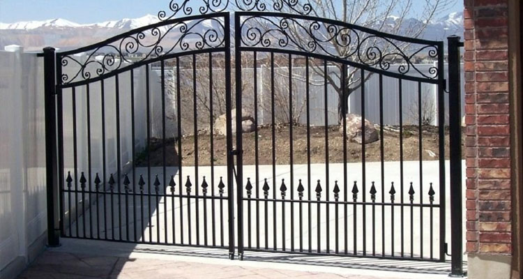 Electric Driveway Gate Installation in Inglewood